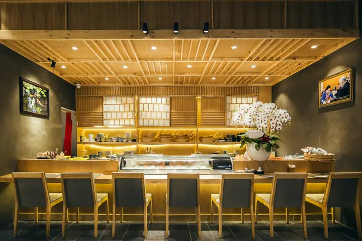Noi-that-nha-hang-sushiworld-2
