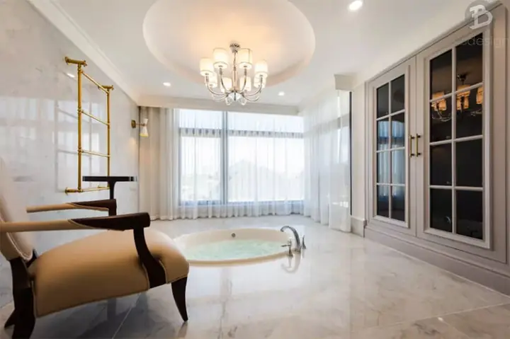 Trong phòng tắm (Bathroom)
