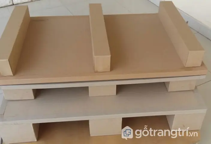 Pallet giấy