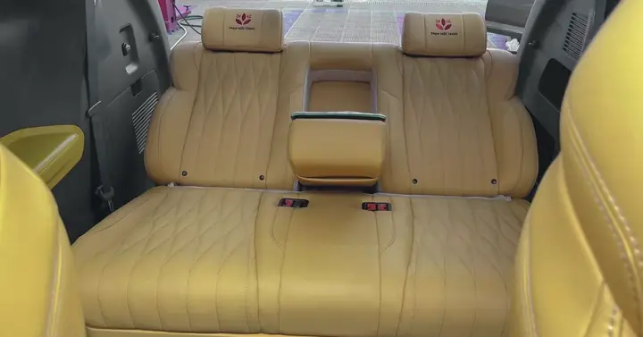 2. Độ ghế xe Limousine Sedona là gì?