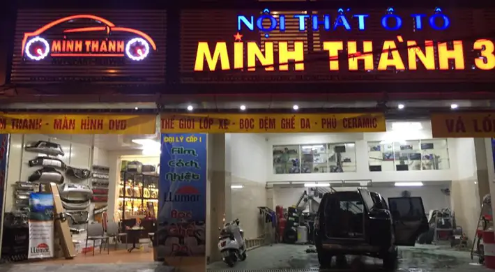 Biển quảng cáo nội thất ô tô thường làm những chất liệu gì ?