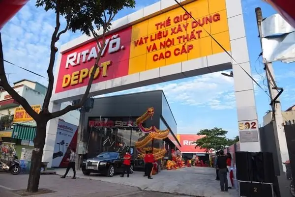 Quang cảnh bên ngoài hệ thống showroom RitaVõ Bình Tân