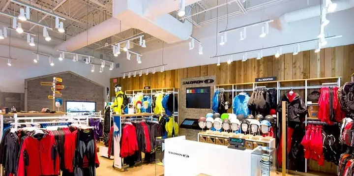 2. Showroom thời trang quần áo