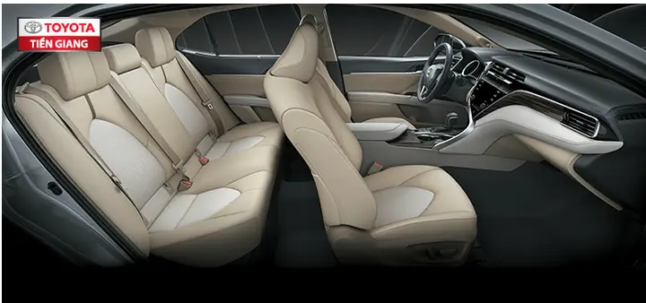 So Sánh Hai Phiên Bản Toyota Camry 2019 Nhập Khẩu