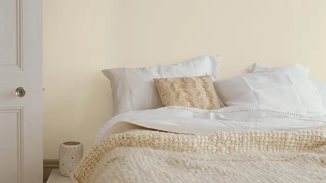 3.2 Sơn nội thất phòng ngủ màu vàng