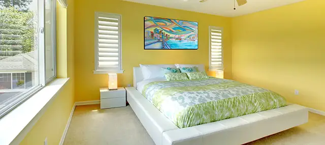 1. 4 kiểu phòng phù hợp với màu sơn vàng
