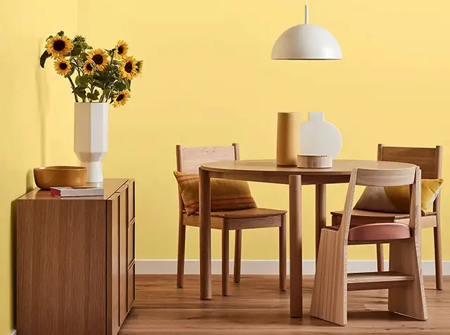 1. 4 kiểu phòng phù hợp với màu sơn vàng