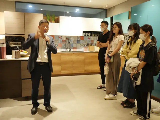 tham quan showroom nội thất
