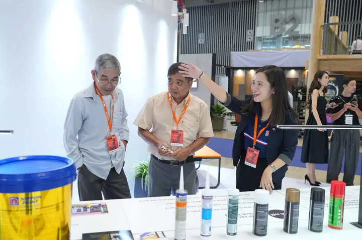 Các Bức Nội Thất Con Vất