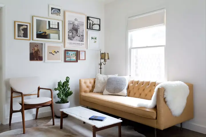 Làm Mềm Ghế Sofa Da Với Các Điểm Nhấn Trang Trí