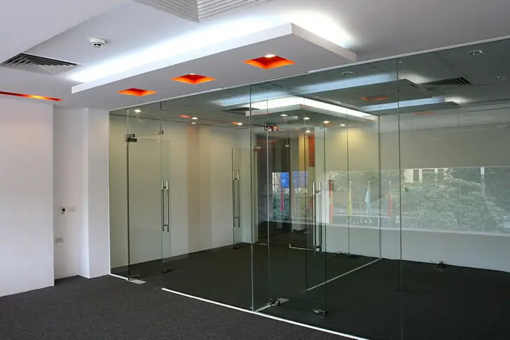 Chất Liệu Thay Cho Kiếng Trong Nội Thất