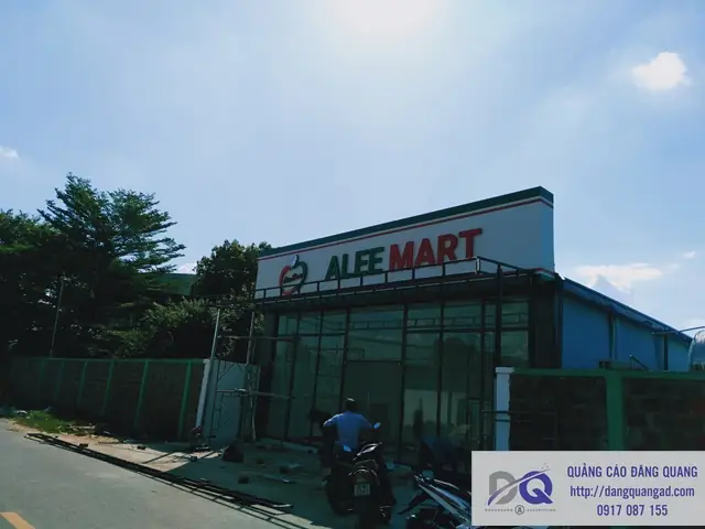 Ưu Điểm Bảng Hiệu Chữ Nổi Mica Chuỗi Siêu Thị Nội Thất Cao Cấp Alleemart Bình Dương