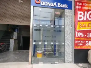 Thi Công Ốp Mặt Dụng Alu Cho Ngân Hàng Đông Á