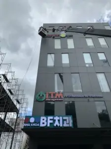 Thi Công Bộ Chữ Mica Có Đèn Led